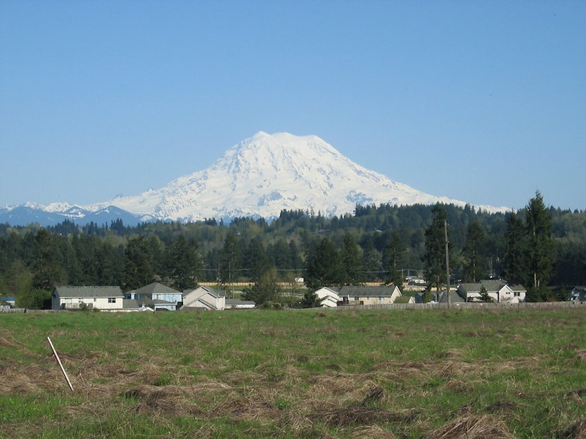 caption: Mount Rainier as seen from Orting, Wash. 