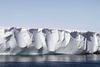 caption: The Ross Ice Shelf, photographed in 2003. Researchers found that by monitoring the seismic effects of wind on the surface of a shelf, they could gain insight into its structural integrity.