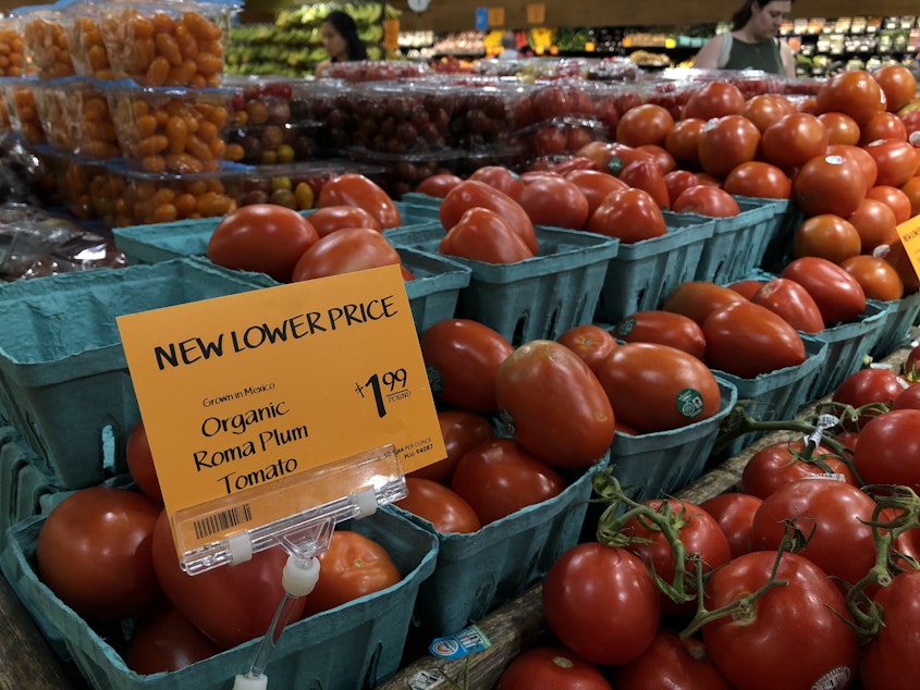 caption: A group representing importers said<strong> </strong>it was gratified that the Trump administration is lifting the tariffs on Mexican tomatoes. But it cautioned that beefed-up inspections could act as another barrier to free trade.