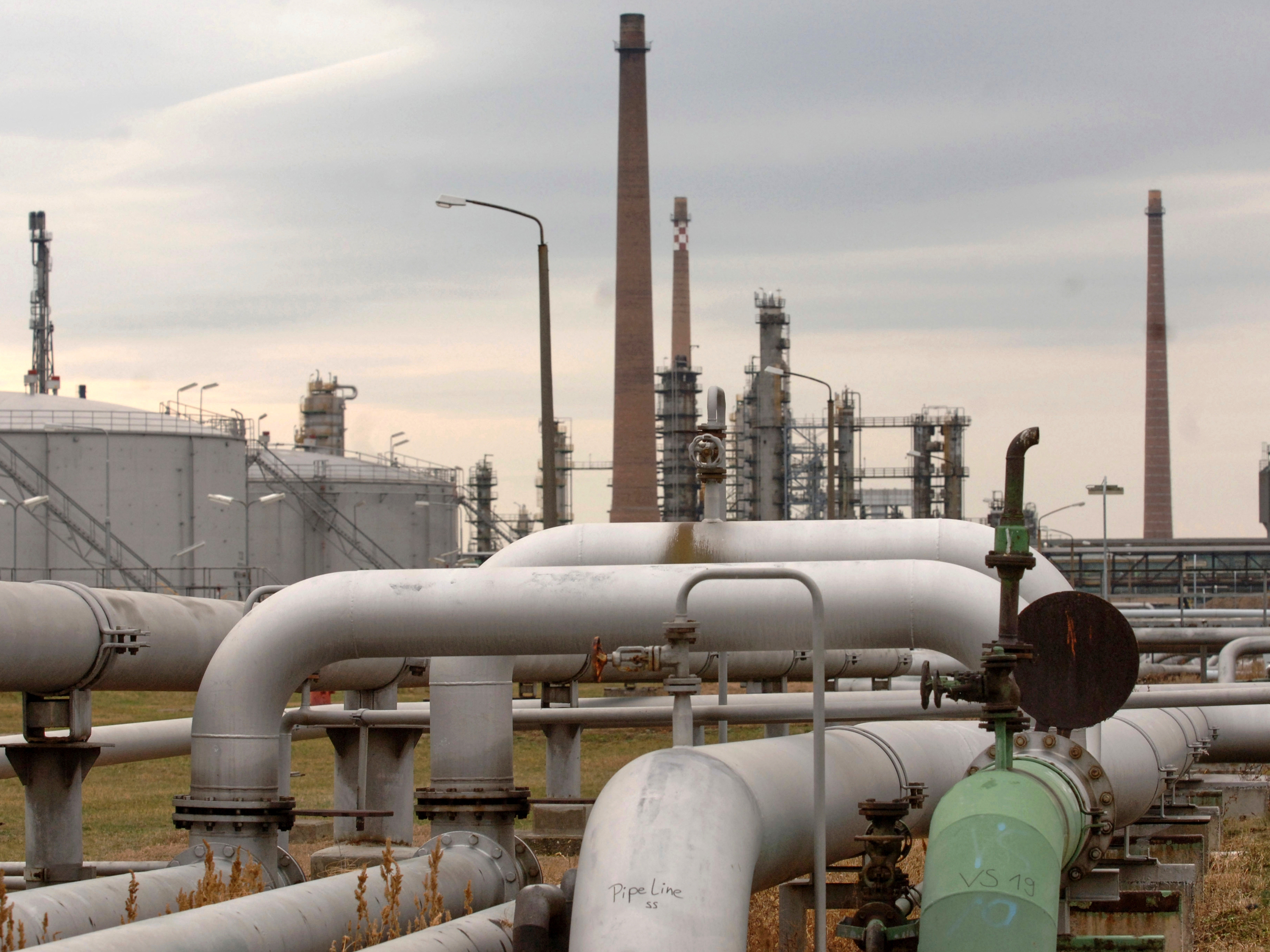 caption: FILE - A general view of a pumping station at the end of the Druzhba oil pipeline in the east German refinery PCK in Schwedt, Wednesday, Jan. 10, 2007.