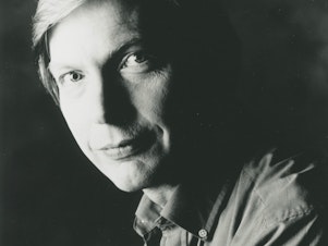 caption: Bob Edwards started his career at NPR as a newscaster and then hosted <em>All Things Considered</em> before moving to <em>Morning Edition</em>. He's pictured above in 1989.