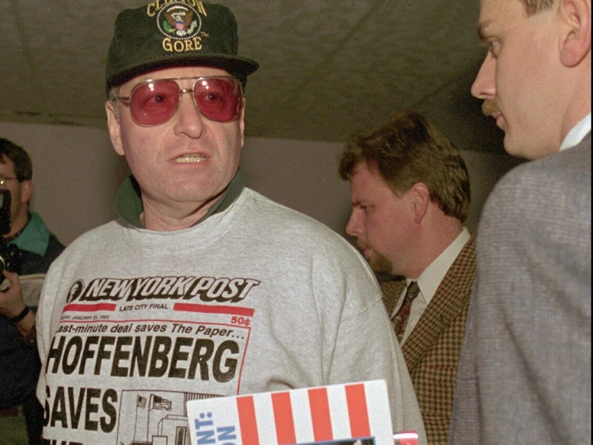 caption: Steven Hoffenberg was arrested by FBI agents in Arkansas in 1996, after regulators accused him of defrauding investors.