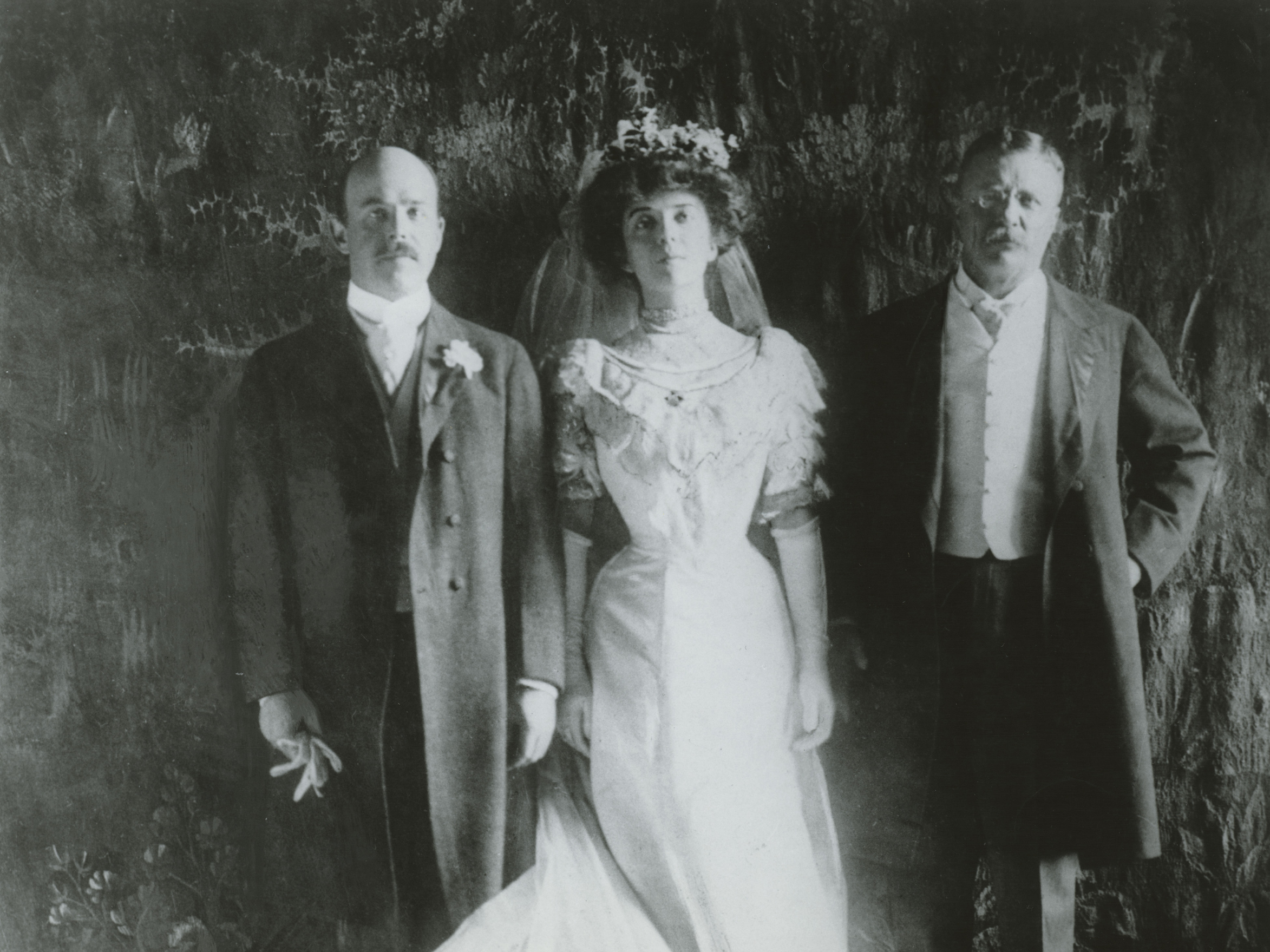 KUOW - Naomi Biden joins a unique club: brides who say 'I do' at the White  House, image size:1400x1050