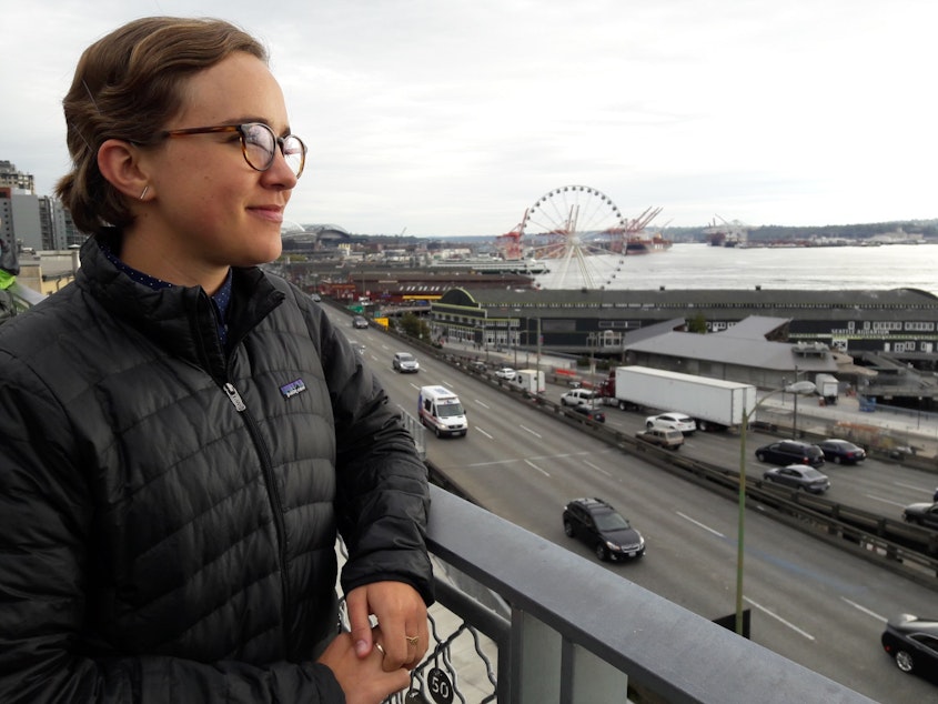 caption: Madeline Feig of Commute Seattle gives free commute advice to businesses impacted by the viaduct closure in January.