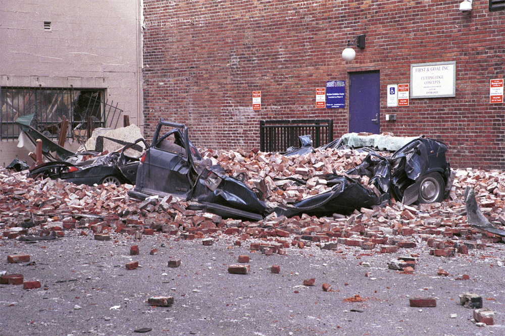 caption: Damage from fallen bricks in Seattle's Pioneer Square district after the 2001 Nisqually Quake.
