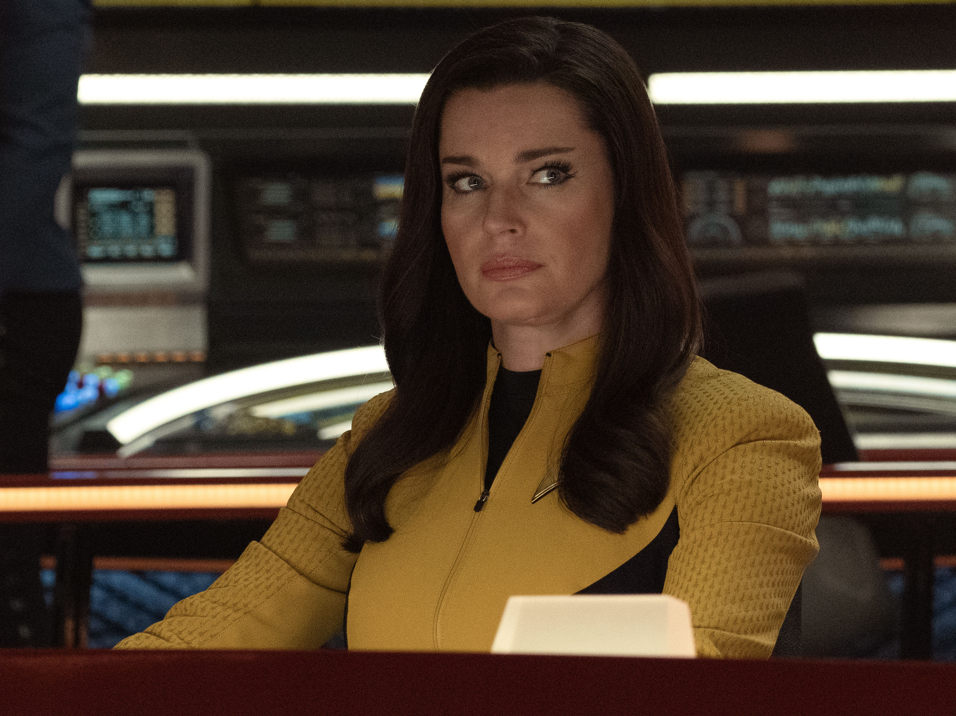 caption: Ethan Peck as Spock and Rebecca Romijn as Una.