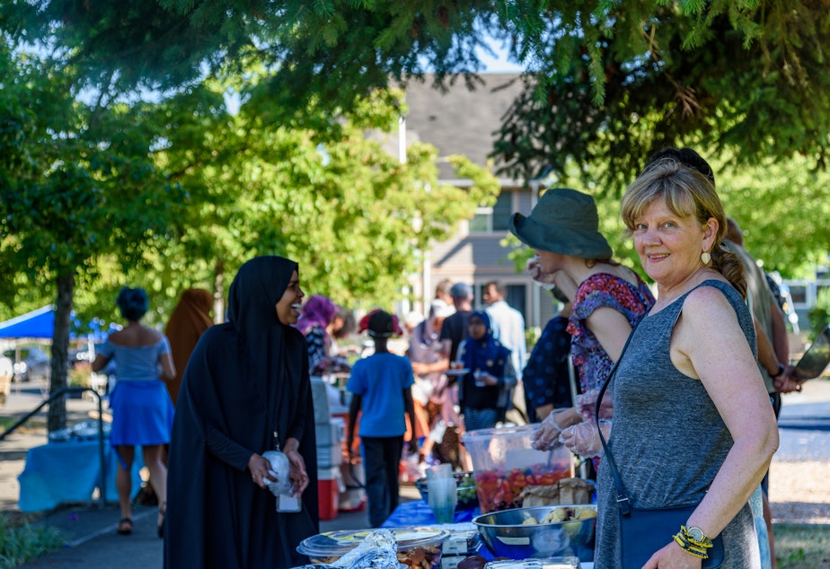 caption: Neighborhood scene in Rainier Vista before the Covid-19 pandemic in 2020.