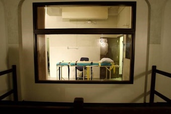 caption: The execution chamber at Washington State Penitentiary where the state's last execution was performed. 