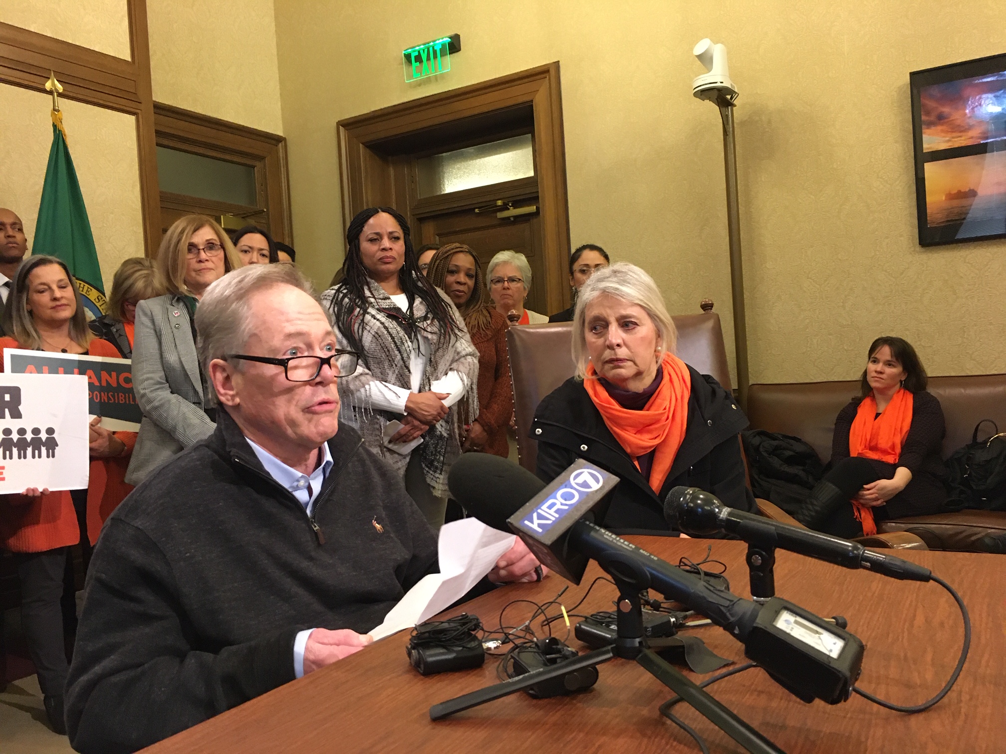 caption: Jim Parsons with his wife Ann-Marie speaks at a news conference about the murder of his daughter Carrie at the Route 91 Harvest festival in Las Vegas in 2017.