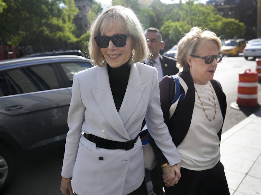 caption: E. Jean Carroll arrives at court in Manhattan on Monday.