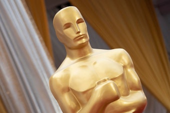 An Oscars statuette