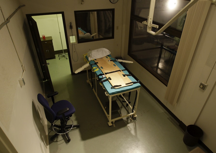 caption: In this Nov. 20, 2008, file photo, the execution chamber at the Washington State Penitentiary is shown with the witness gallery behind glass at right, in Walla Walla, Wash.