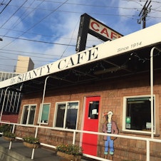 caption: Shanty Cafe on Elliott Ave. "The building was originally a pay station for dock workers, and became "Violet Shanty" restaurant in 1914 - and they have a menu from the '30s hanging inside." - @vanishingseattle