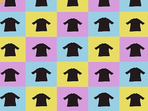 A grid showing 30 identical black T-shirts on a checkerboard of yellow, light blue and purple  rectangles.