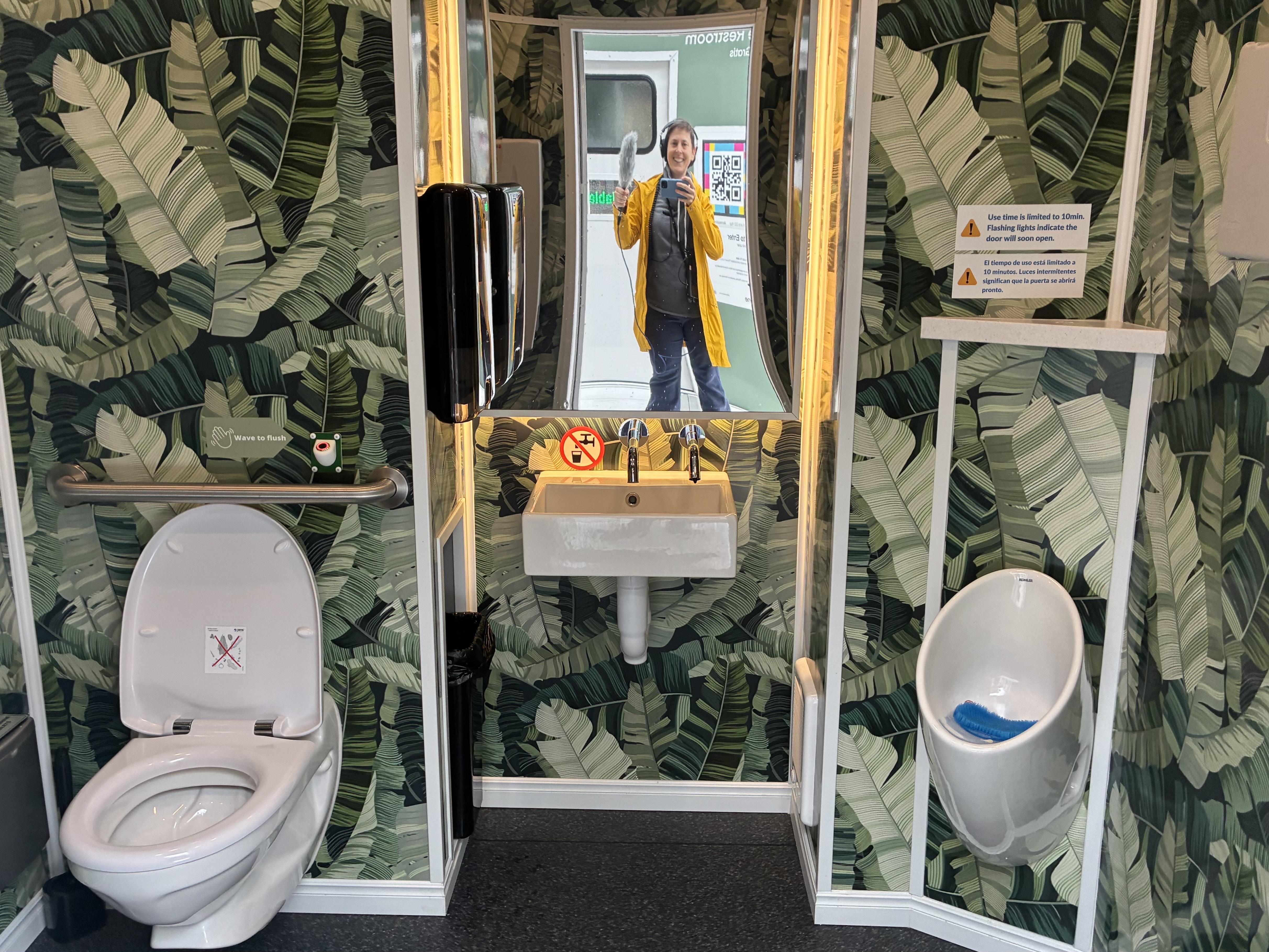 Seattle, your 'Throne' awaits. New public restrooms unveiled before World Cup