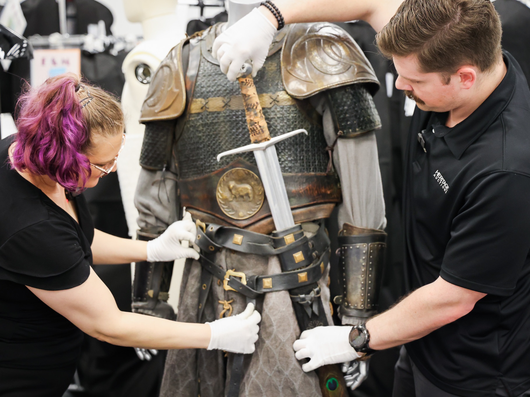 caption:  Jorah Mormont armor ensemble with longsword from <em>Game of Thrones</em> dressed by Paul Bisnette and Toni Weidman.