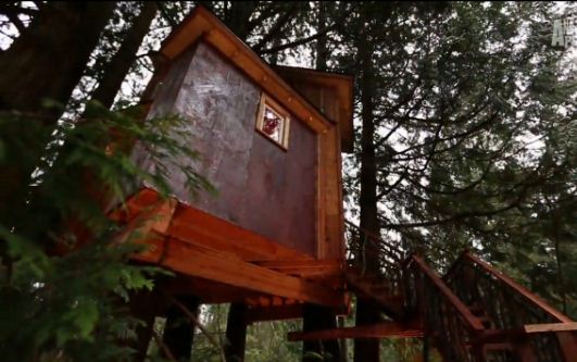 caption: The treehouse at Bear Creek Studio featured on "Treehouse Masters."
