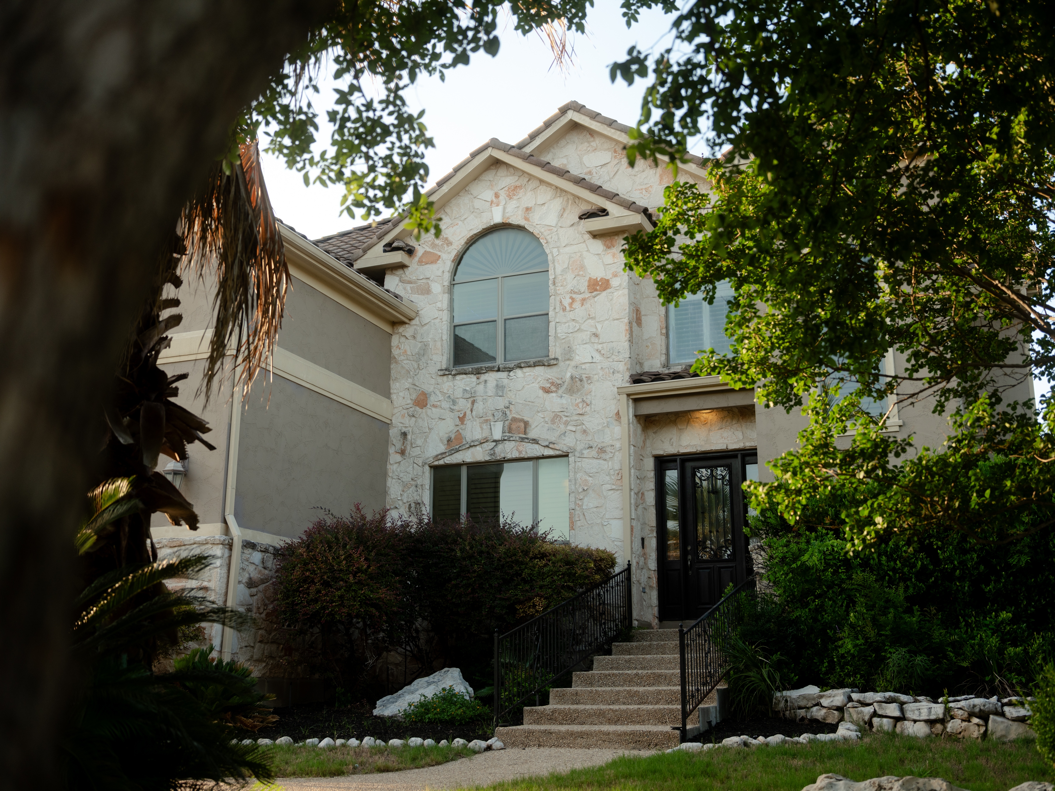 caption: Navy veteran Matthew Kelly's home in San Antonio, Texas. Kelly was left stranded when the VA abruptly ended a mortgage program that's been helping save thousands of vets homes.