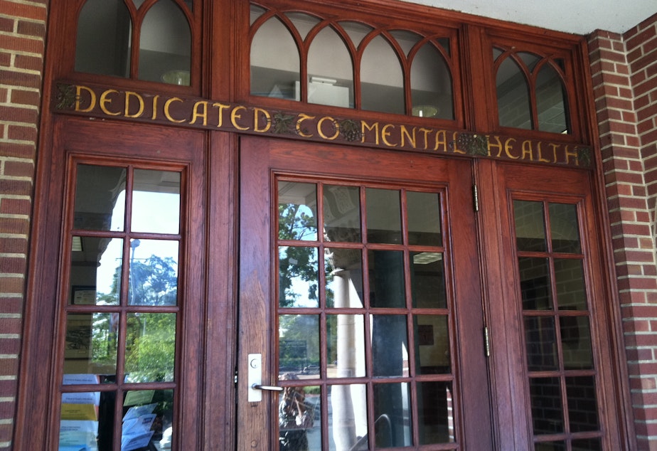 caption: The main entrance of Western State Hospital in Lakewood, Wash.
