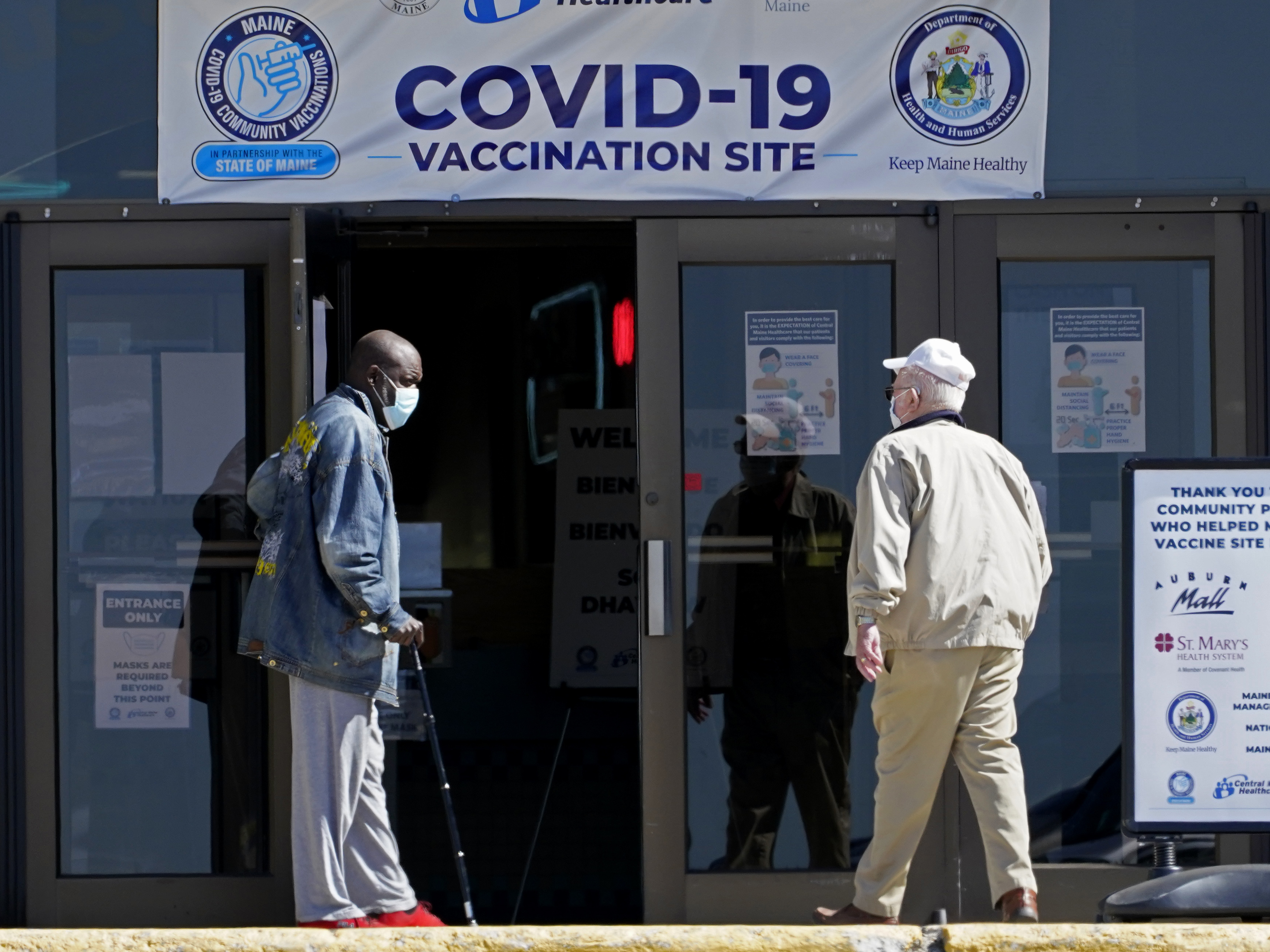 caption: A drop in life expectancy in the U.S. stems from the coronavirus pandemic. A new study says Black and Hispanic people have been especially hard hit.