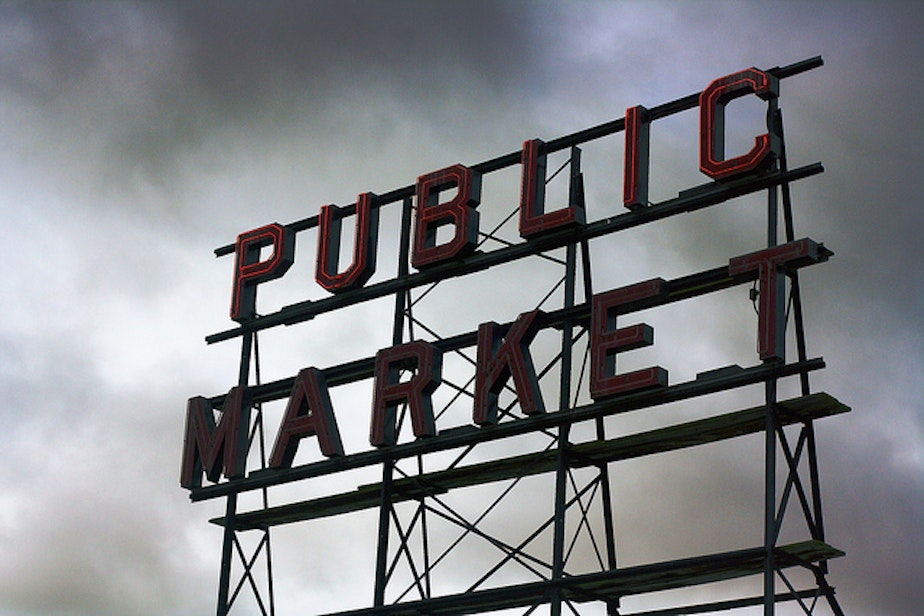 caption: The sign at Pike Place Market.