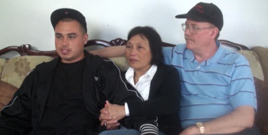 caption: Tommy Sanderson, his mother Victoria, and father Richard Sanderson in his sentencing video.  
