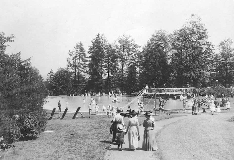 caption: Volunteer Park, 1910
