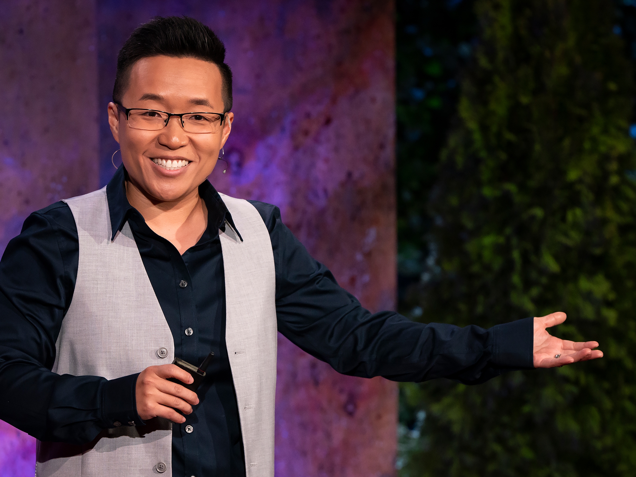 caption: Jiaying Zhao speaking at the TED in 2023