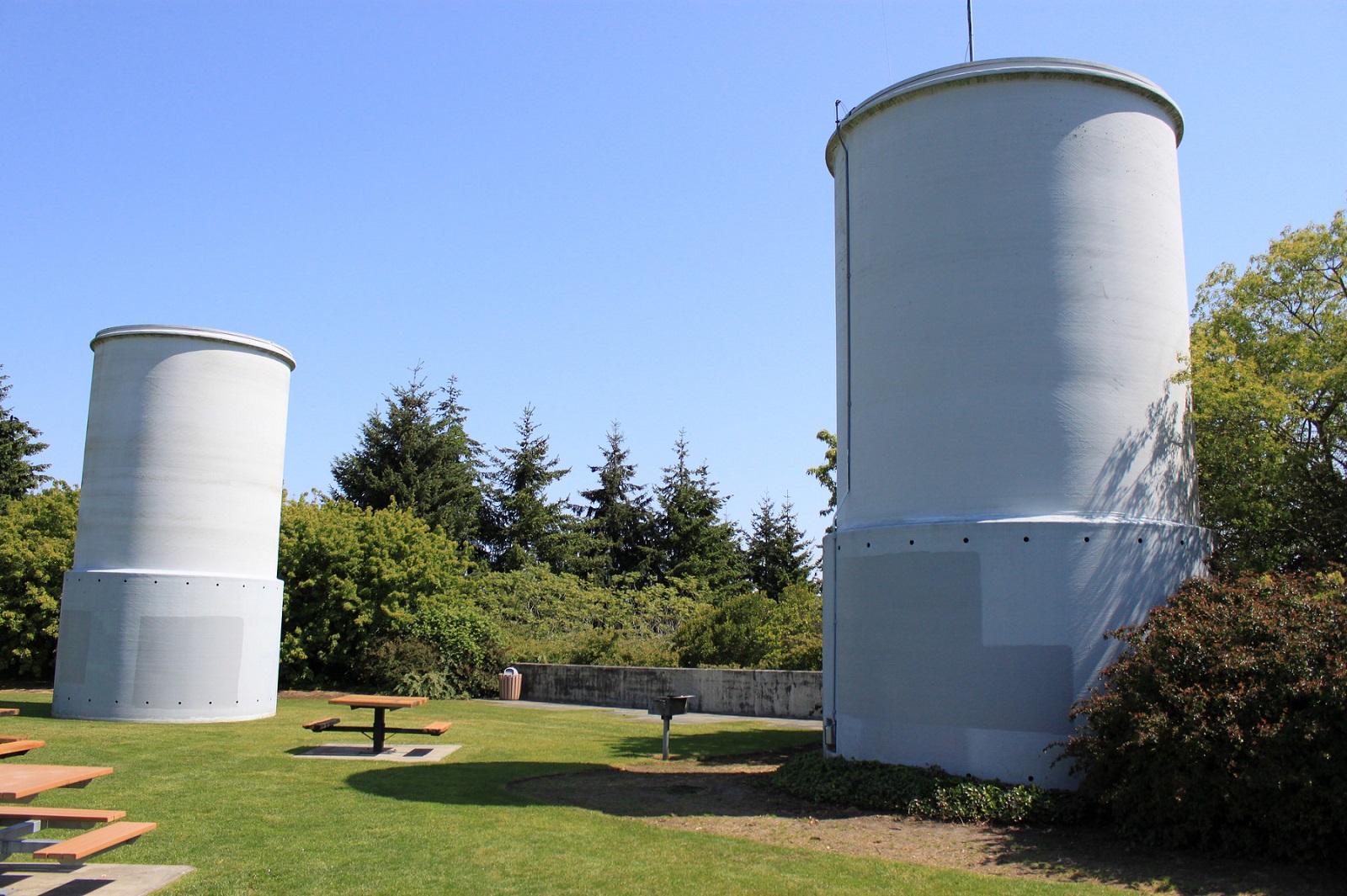 caption: Aubrey Davis Park on Mercer Island, or "the lid" as it's called, where two teens were photographed making a Nazi salute. The photo circulated and rattled the small city, where a quarter of the households are Jewish.