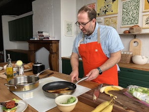 caption: Seattle chef Joel Gamoran demonstrates how to turn a banana peel into bacon. 