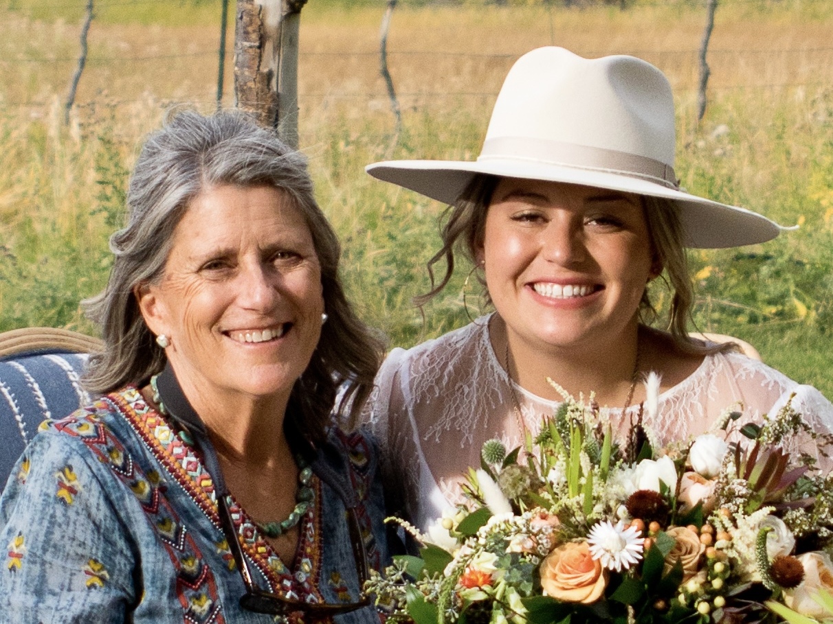 caption: Virginia Squier (left) and her daughter, Chambers.