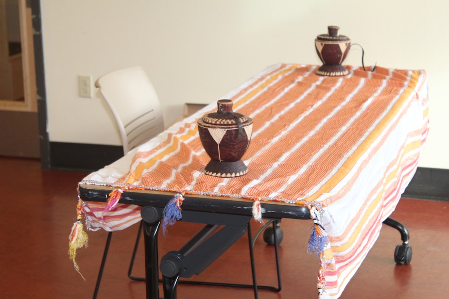 caption: This table offers a glimpse into Somali culture and reminds parents of the importance of cultural identity as they enter a  Supporting Partnerships in Education and Beyond (SPEB) workshop.