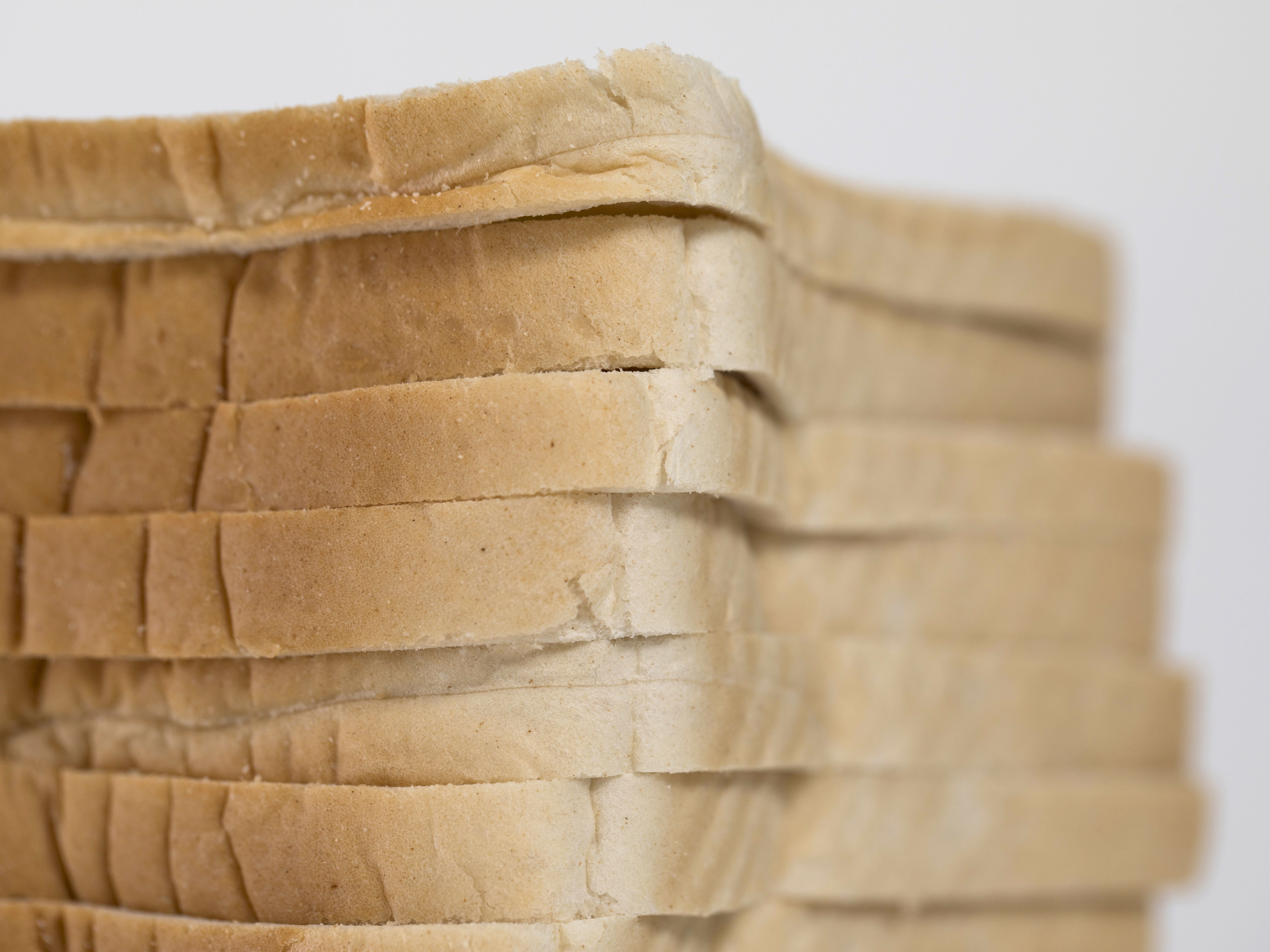 caption: Prashant Baid's search engine finds stores selling half-loaves of bread, in some of India's largest cities.