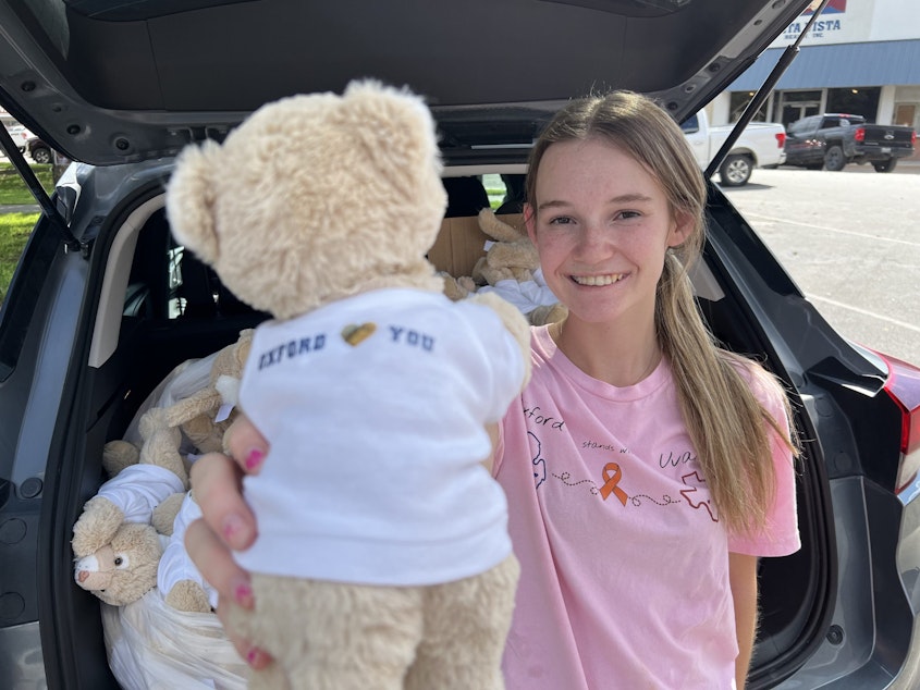caption: Ella Klimowicz, 18, of Oxford, Michigan, arranged a fundraiser to give kids in Uvalde, Texas a stuffed animal on their desk for the first day of school. (Carrie Klimowicz)
