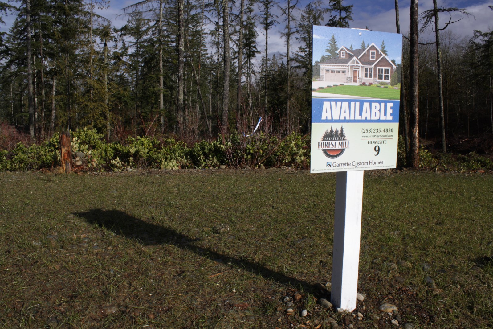 caption: A vacant lot in Black Diamond, Washington is an example of "buildable land." 