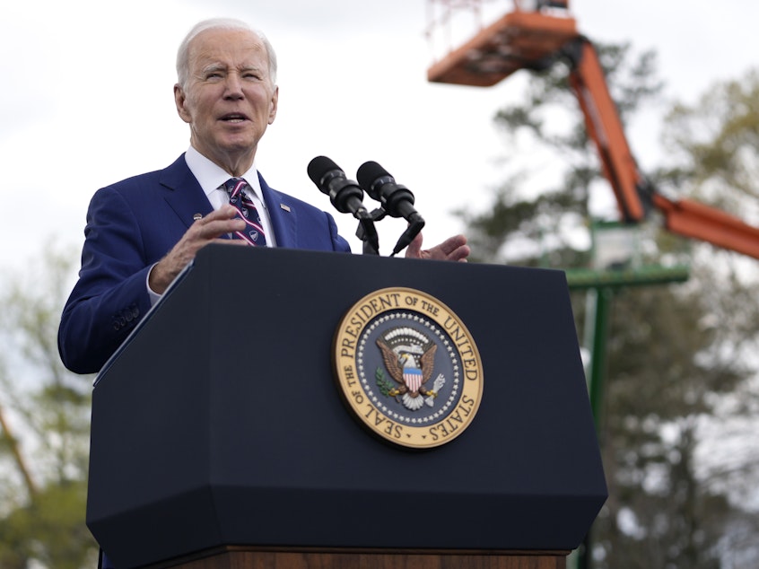 caption: President Biden on Thursday called on banking regulators to take more steps to reduce the risk of mid-sized bank failures.