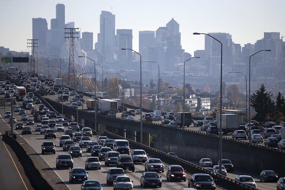 caption: Traffic rolls along Interstate 5 near Northeast 45th Street, on Friday, Oct. 27, 2017, in Seattle. 