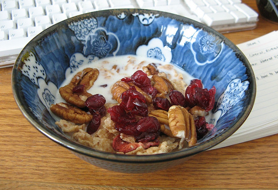 caption: Even if it's at your desk, dietitian Mary Purdy stresses a good fiber and protein breakfast to crush the midday slump.