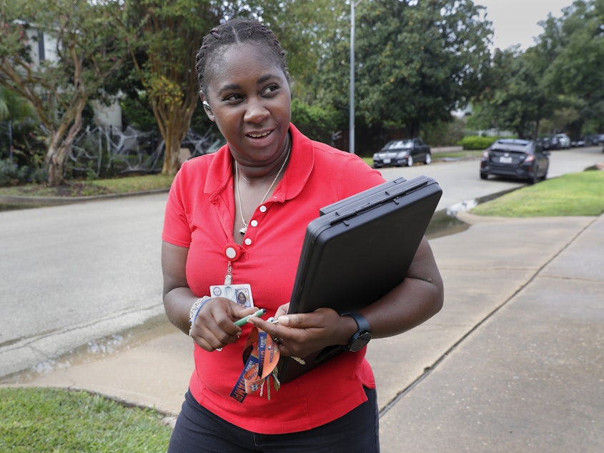 caption: Disease intervention specialists, like Deneshun Graves with the Houston Health Department, work to reach pregnant women at high risk of syphilis to get them testing and treatment to protect their babies.