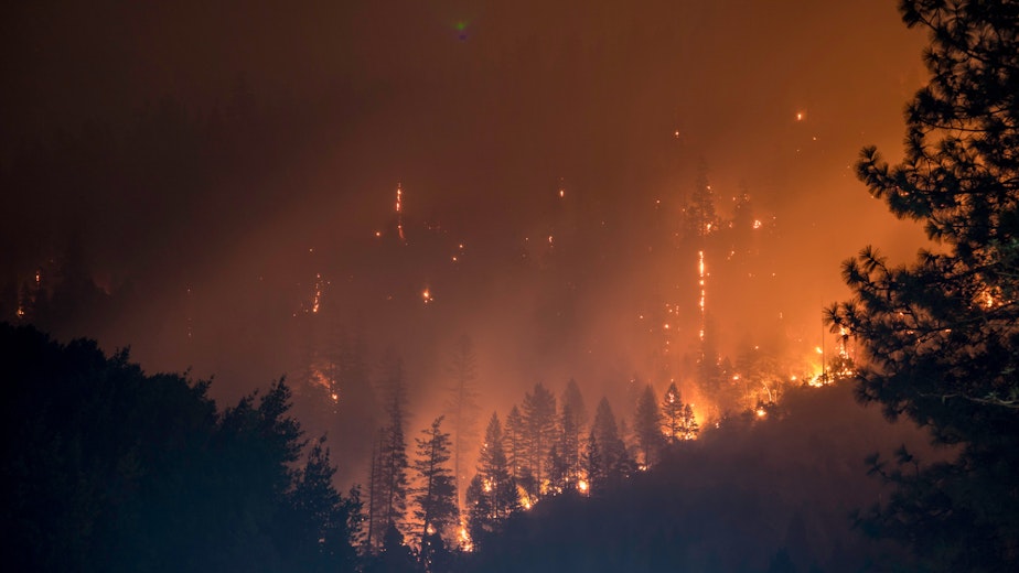 caption: Forest fire in Klamath National Forest