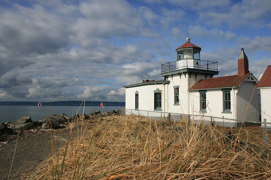 caption: Lighthouse at Discovery Park in Seattle.