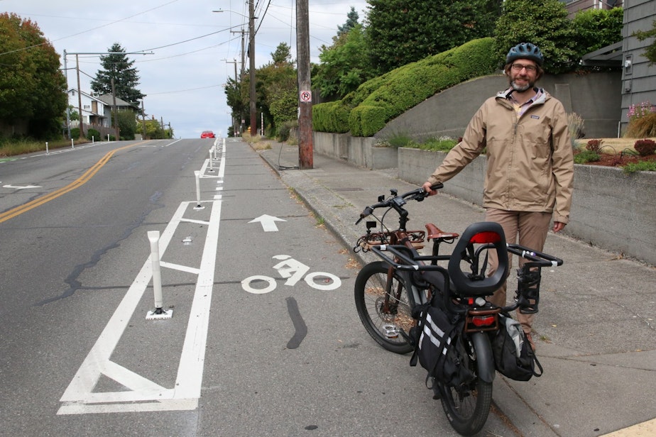 caption: A simple protected bike lane on NE 65th St