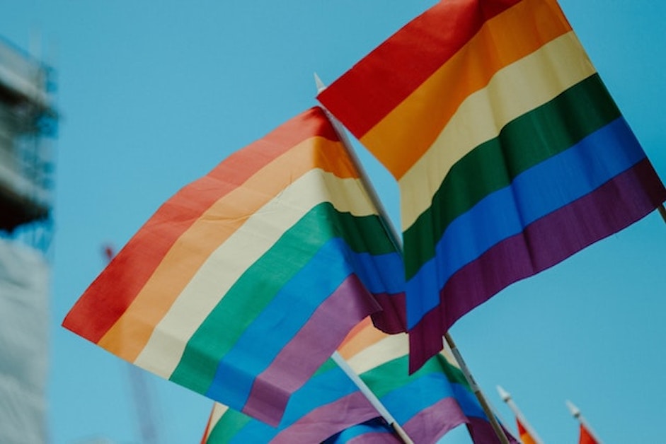 西雅图作家写了一本关于LGBTQ青少年的回忆录，现在却被禁止了