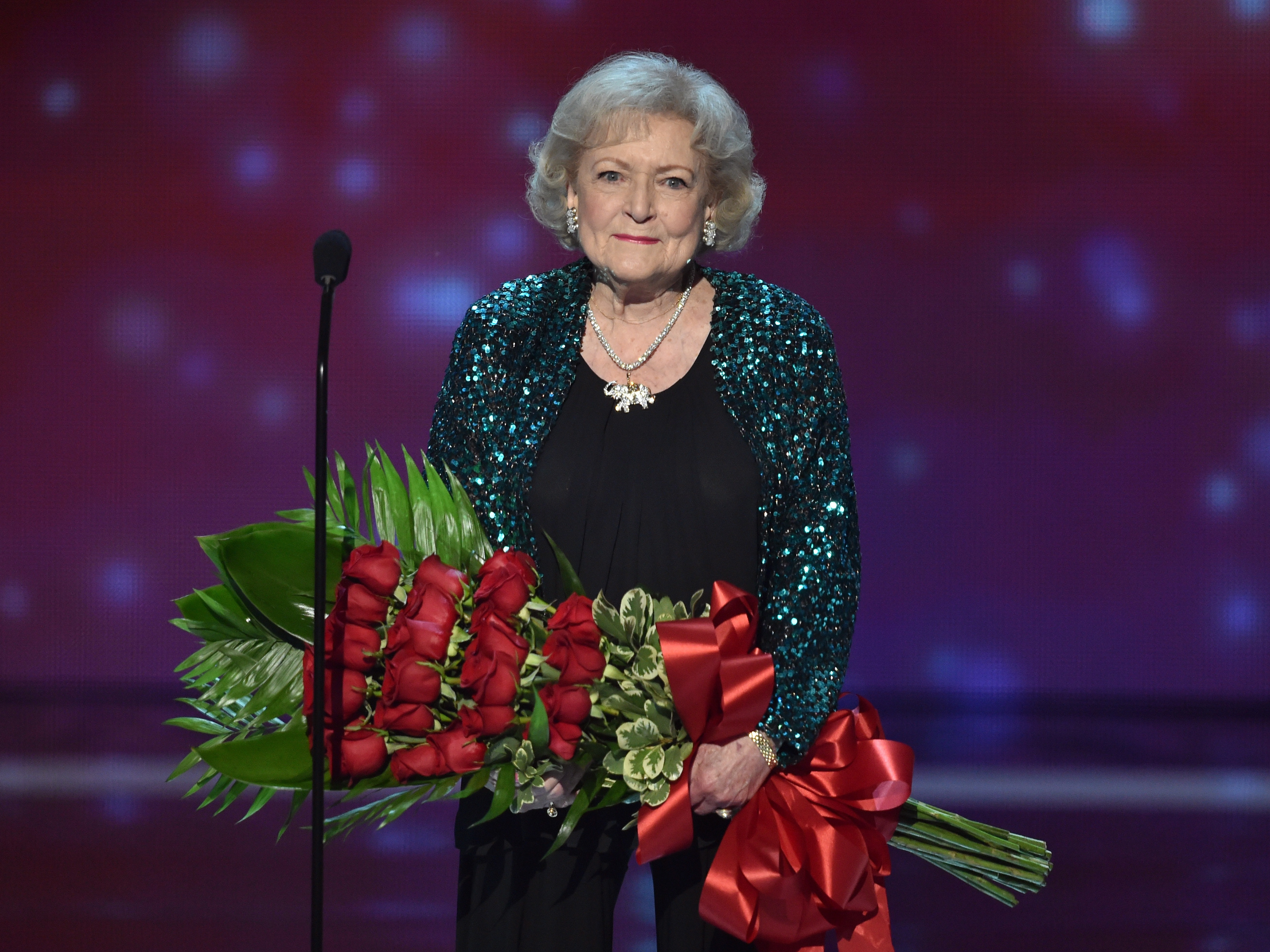 caption: Betty White at the 41st Annual People's Choice Awards in 2015.