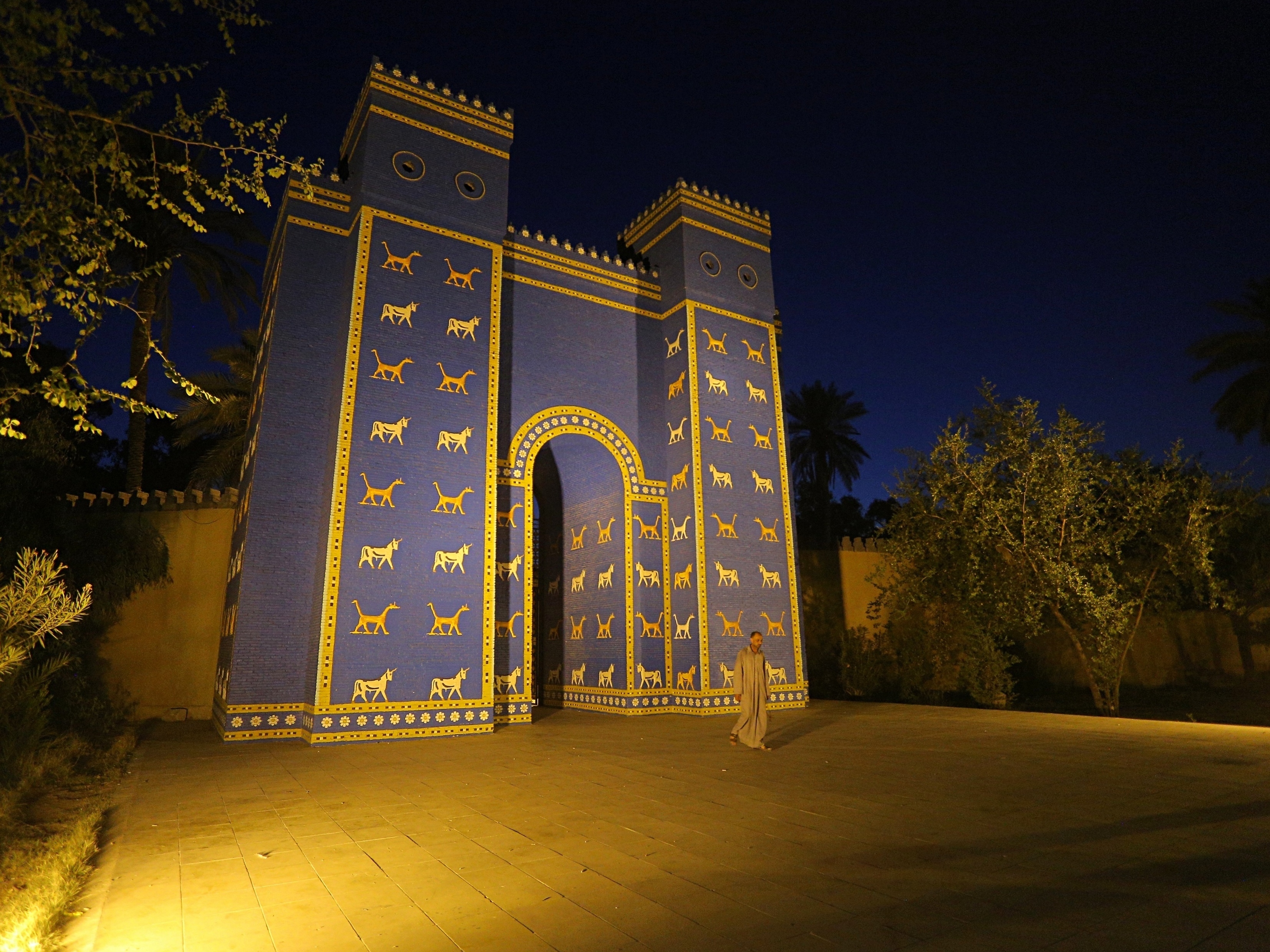 KUOW - 'It Was Like Magic': Iraqis Visit Babylon And Other Heritage Sites  For 1st Time, image size:1400x1050