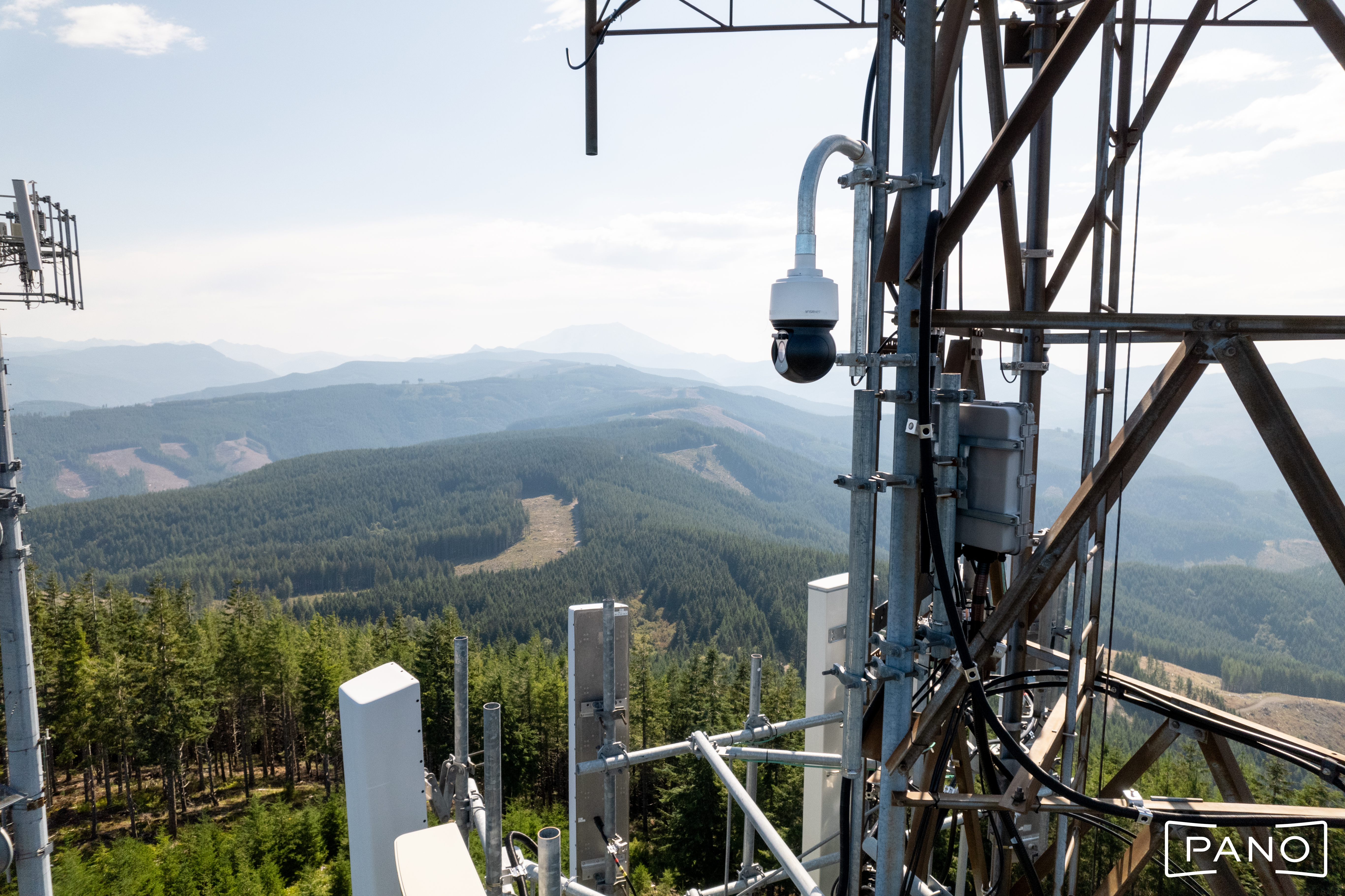 caption:  A Pano AI camera station on Signal Peak in Washington.