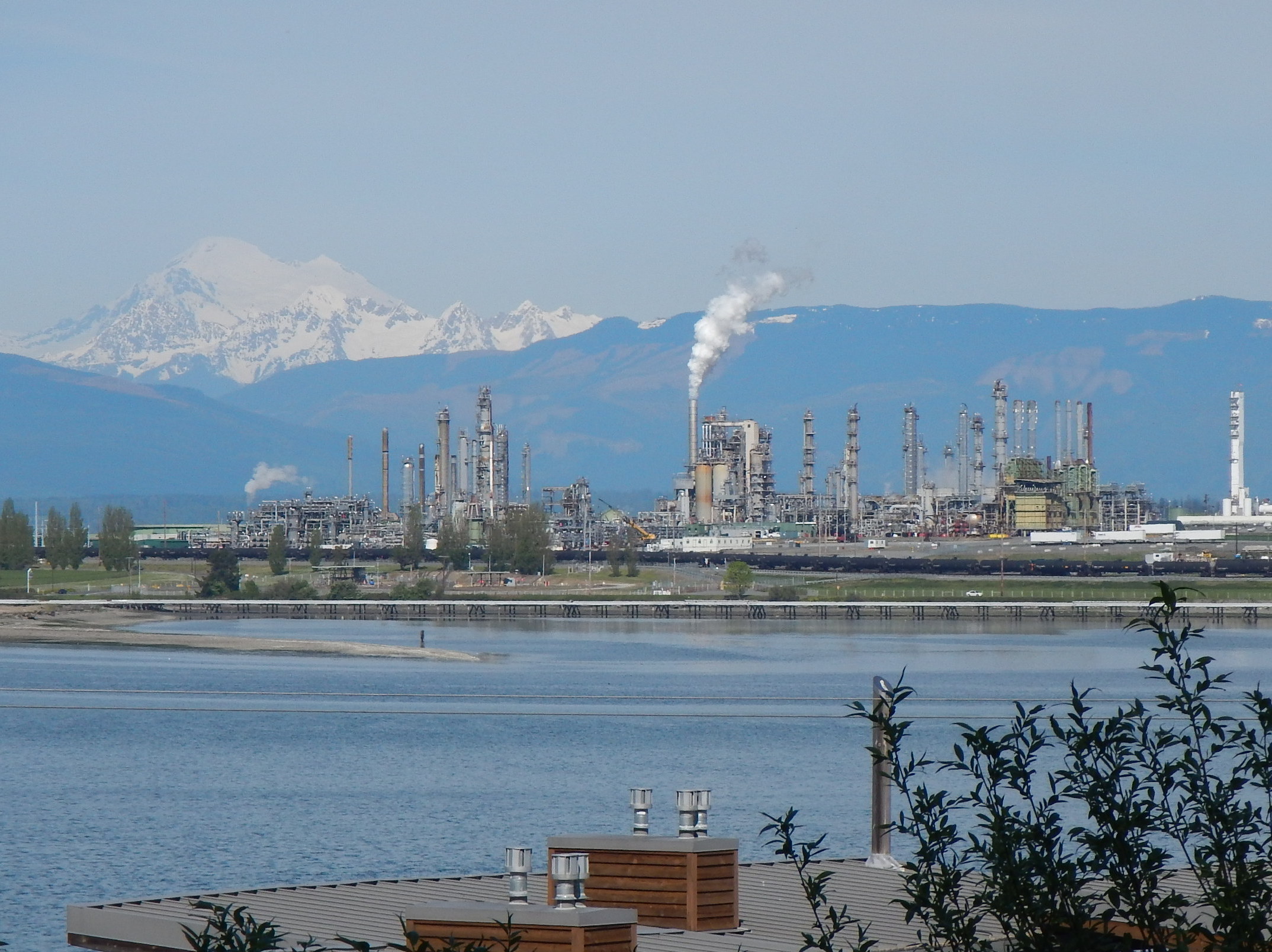 caption: Tesoro's refinery in Anacortes, Washington.