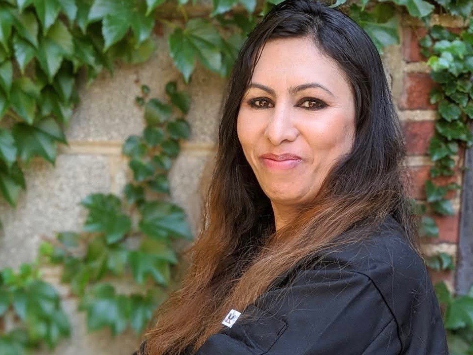 caption: Chef Zainab learned to cook traditional Afghan food from her mother in Kabul.