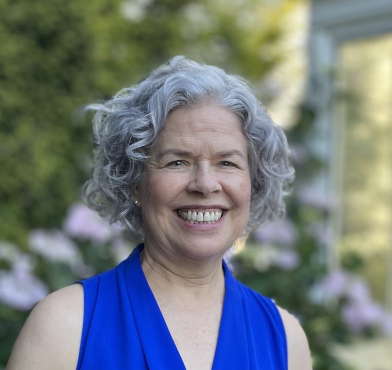 Kate Thayer Headshot