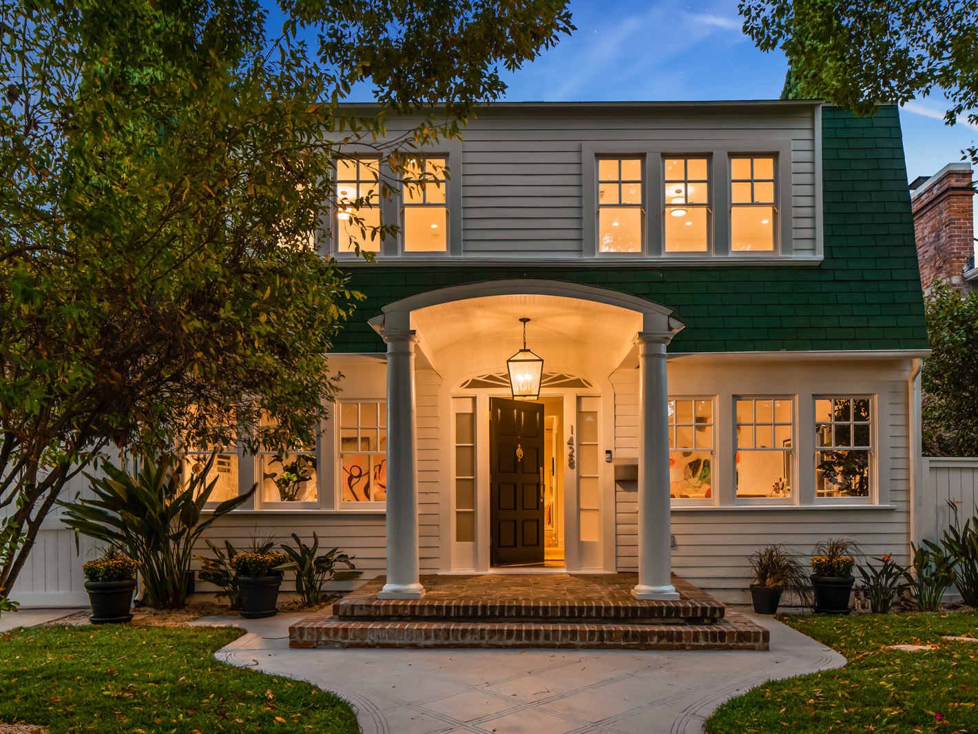 caption: A Los Angeles home featured in Wes Craven's 1984 horror classic <em>A Nightmare on Elm Street</em> has sold for almost $3 million.